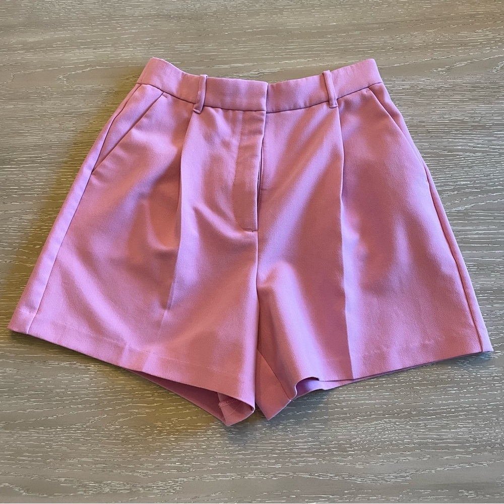 Pink high waisted Abercrombie & Fitch Sloane Tailored Short